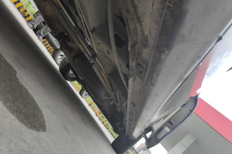 Used Buick GL8 2015 2.4L Luxury Business Premium Edition Chassis Front Left