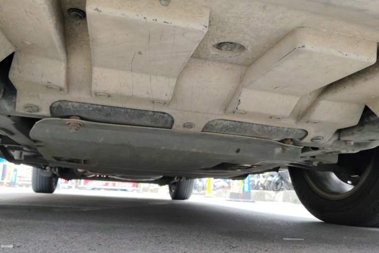 Used Buick GL8 2015 2.4L Luxury Business Premium Edition Chassis Front