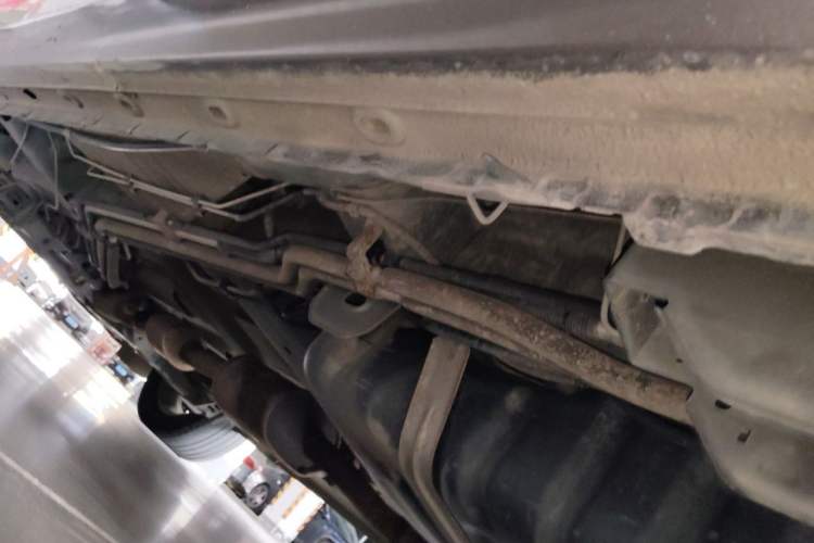 Used Buick GL8 2015 2.4L Luxury Business Premium Edition Chassis Rear Left