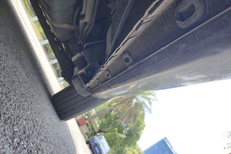 Used Buick GL8 2015 2.4L Luxury Business Premium Edition Chassis Rear Left