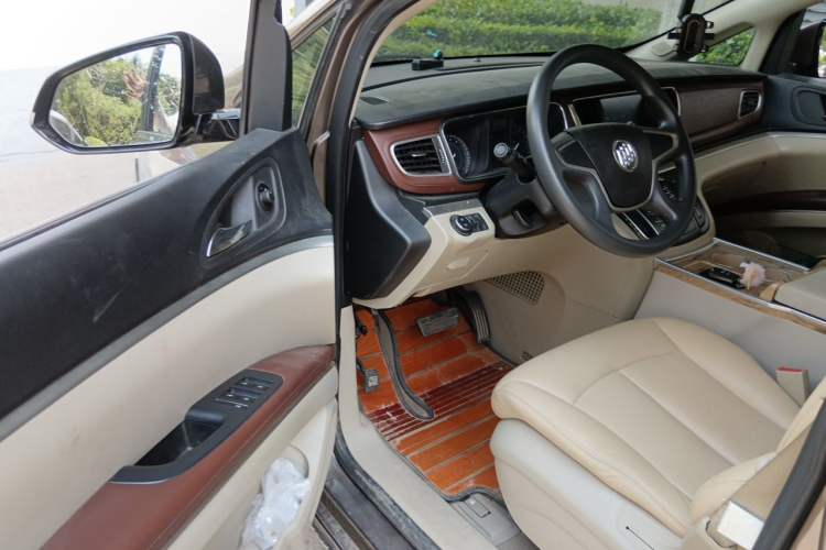 Used Buick GL8 2015 2.4L Luxury Business Premium Edition Driver Seat