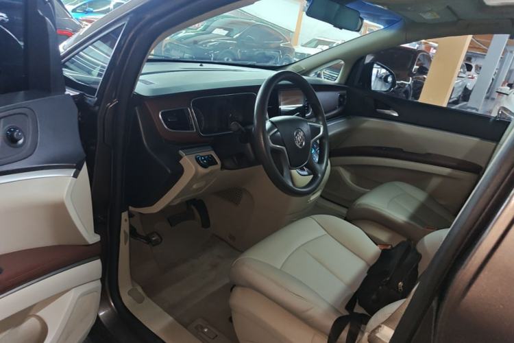 Used Buick GL8 2015 2.4L Luxury Business Premium Edition Driver Seat
