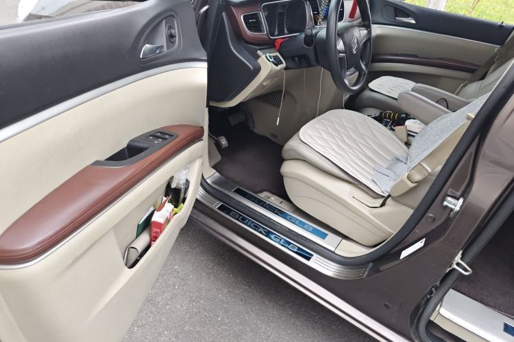 Used Buick GL8 2015 2.4L Luxury Business Premium Edition Driver Seat