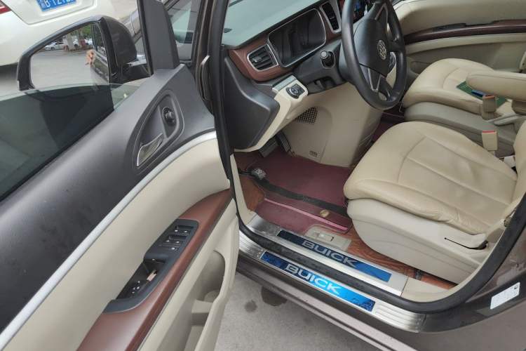 Used Buick GL8 2015 2.4L Luxury Business Premium Edition Driver Seat