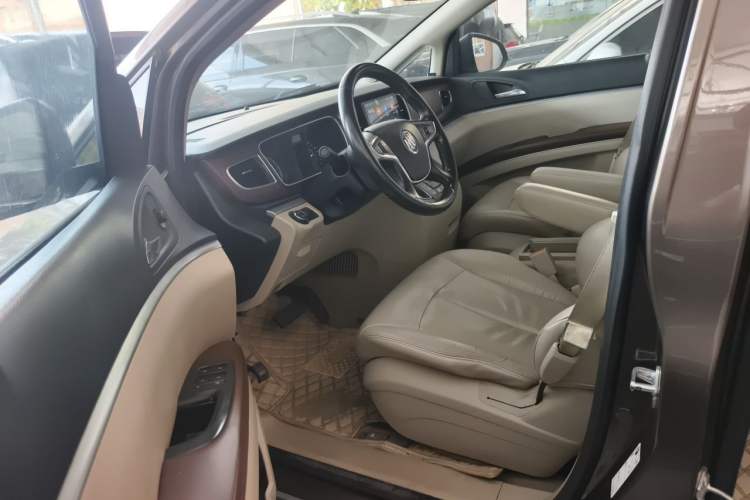 Used Buick GL8 2015 2.4L Luxury Business Premium Edition Driver Seat