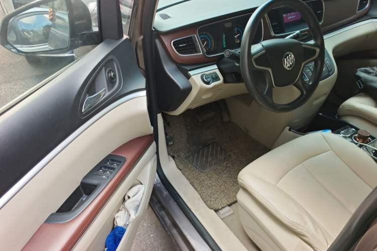 Used Buick GL8 2015 2.4L Luxury Business Premium Edition Driver Seat