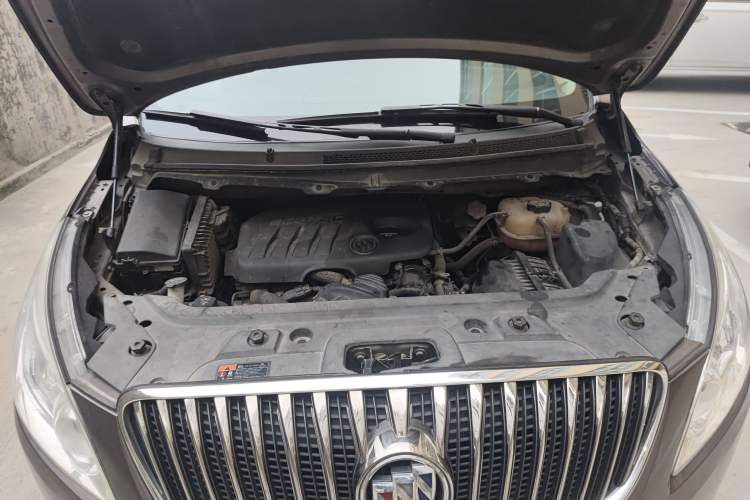 Used Buick GL8 2015 2.4L Luxury Business Premium Edition Engine Bay