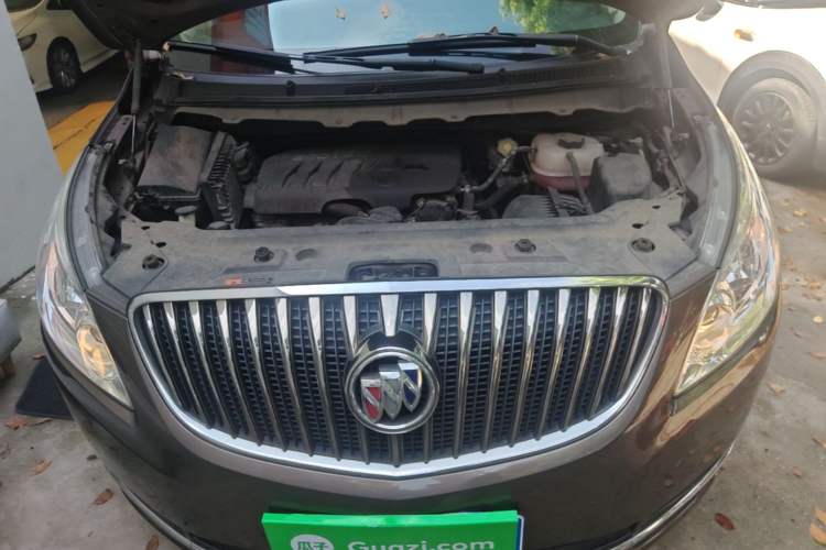 Used Buick GL8 2015 2.4L Luxury Business Premium Edition Engine Bay