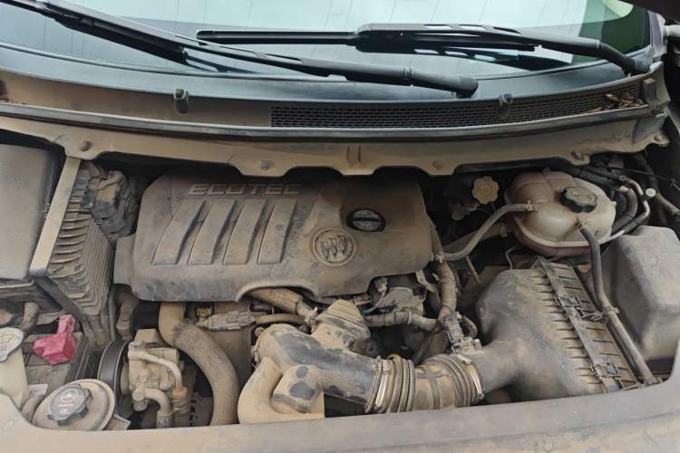 Used Buick GL8 2015 2.4L Luxury Business Premium Edition Engine Bay