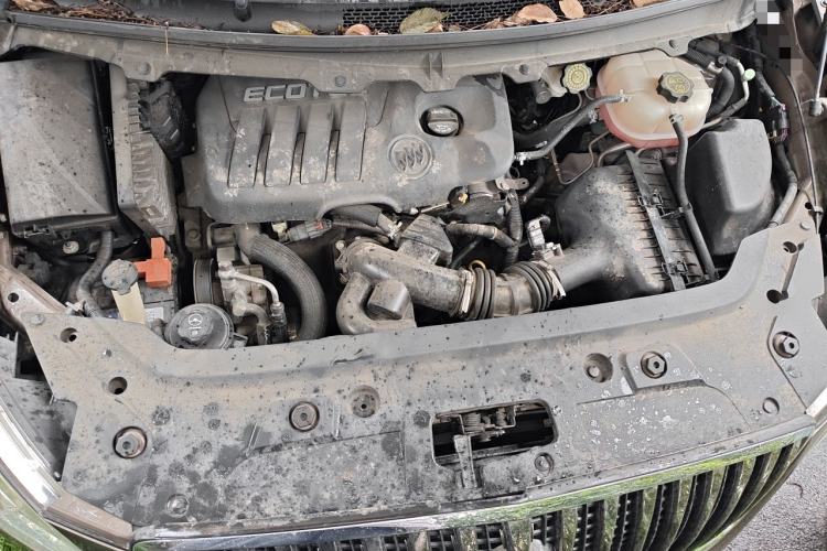 Used Buick GL8 2015 2.4L Luxury Business Premium Edition Engine Bay