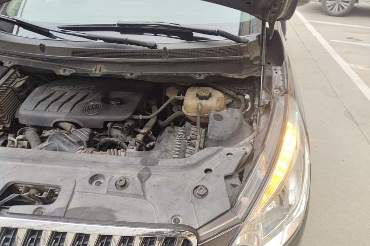 Used Buick GL8 2015 2.4L Luxury Business Premium Edition Engine Bay Left