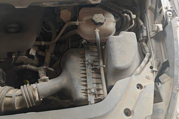 Used Buick GL8 2015 2.4L Luxury Business Premium Edition Engine Bay Left