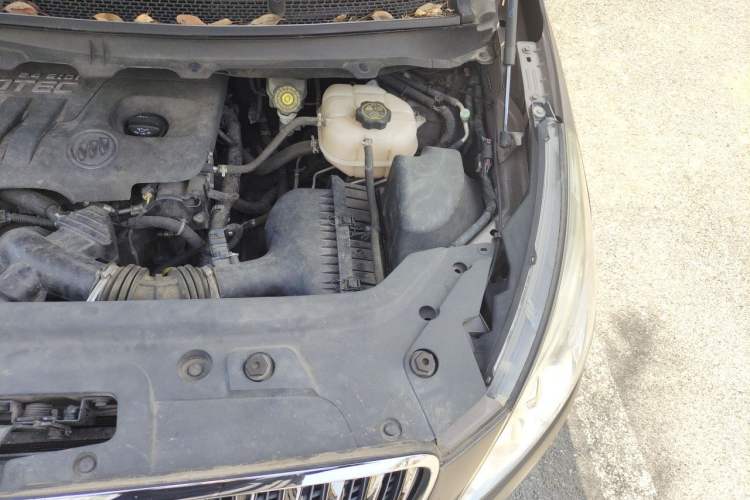 Used Buick GL8 2015 2.4L Luxury Business Premium Edition Engine Bay Left