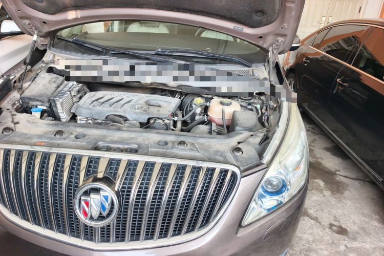 Used Buick GL8 2015 2.4L Luxury Business Premium Edition Engine Bay Left