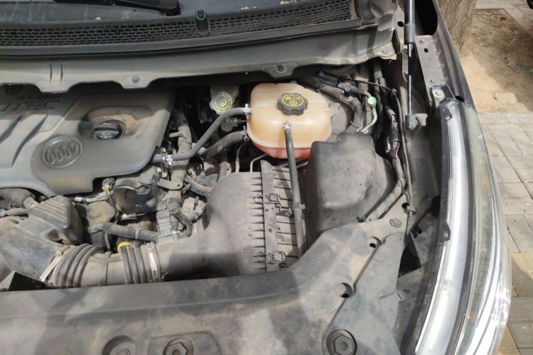 Used Buick GL8 2015 2.4L Luxury Business Premium Edition Engine Bay Left