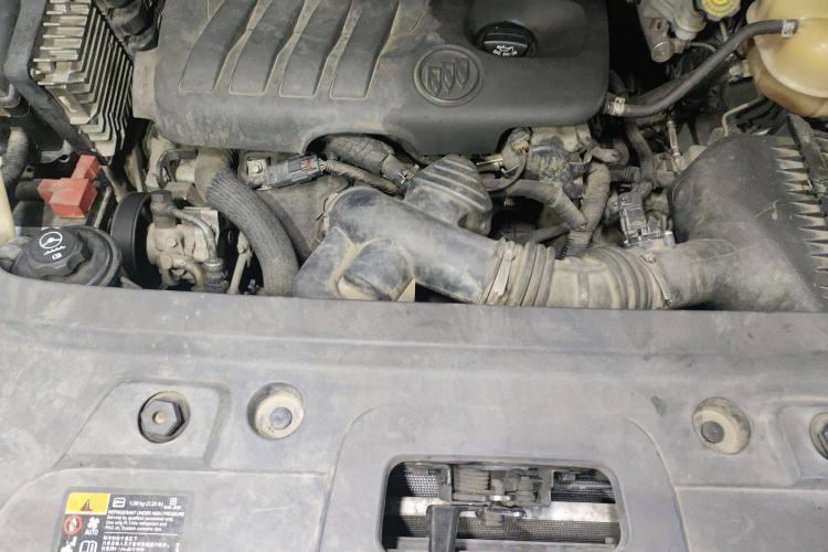 Used Buick GL8 2015 2.4L Luxury Business Premium Edition Engine Bay