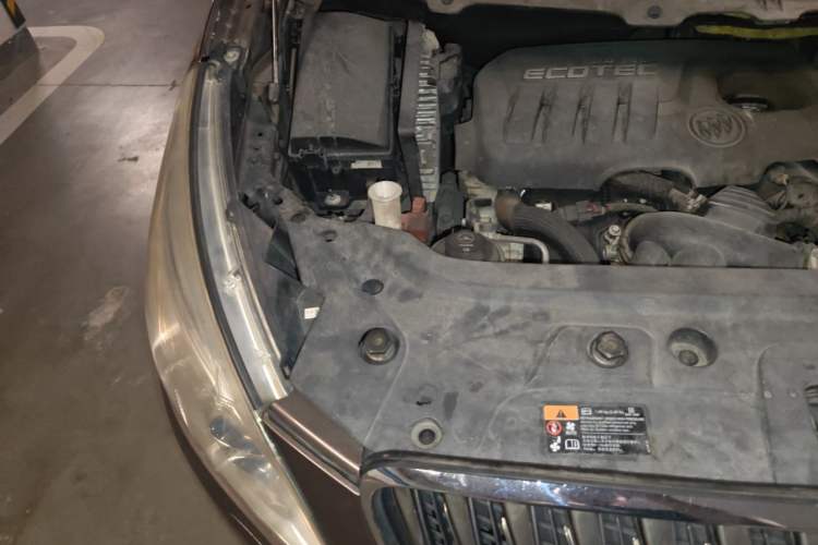 Used Buick GL8 2015 2.4L Luxury Business Premium Edition Engine Bay Right