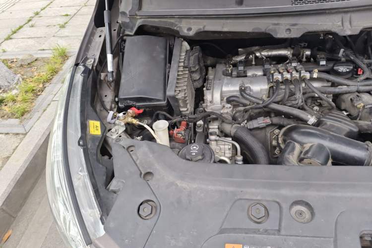 Used Buick GL8 2015 2.4L Luxury Business Premium Edition Engine Bay Right