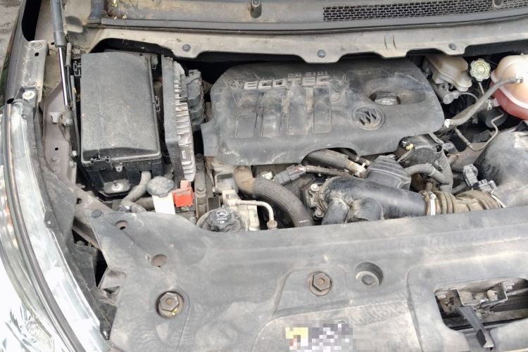 Used Buick GL8 2015 2.4L Luxury Business Premium Edition Engine Bay Right