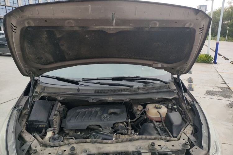 Used Buick GL8 2015 2.4L Luxury Business Premium Edition Engine Bay
