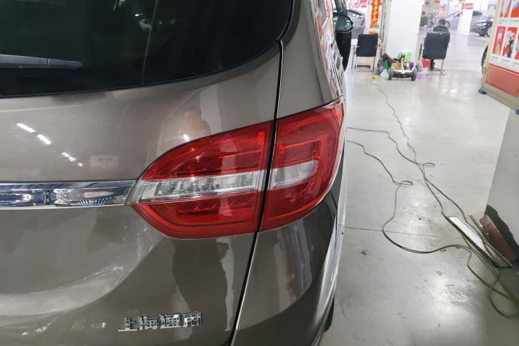 Used Buick GL8 2015 2.4L Luxury Business Premium Edition Exterior 2