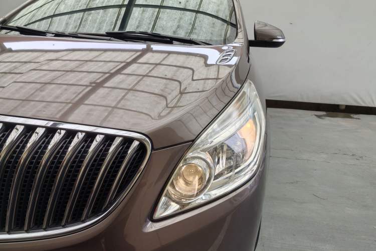 Used Buick GL8 2015 2.4L Luxury Business Premium Edition Exterior 2
