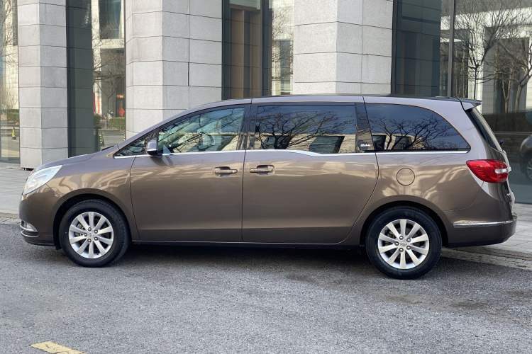 Used Buick GL8 2015 2.4L Luxury Business Premium Edition Exterior 4