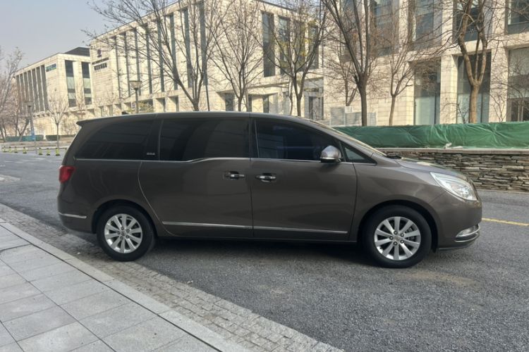 Used Buick GL8 2015 2.4L Luxury Business Premium Edition Exterior 4
