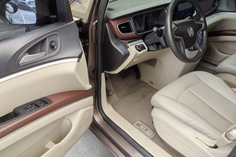Used Buick GL8 2015 2.4L Luxury Business Premium Edition Exterior 8