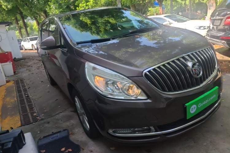 Used Buick GL8 2015 2.4L Luxury Business Premium Edition Front Right 45 Deg