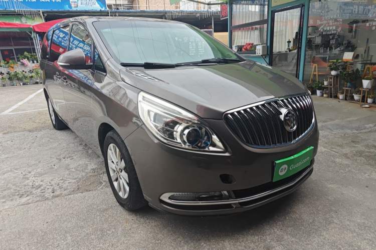 Used Buick GL8 2015 2.4L Luxury Business Premium Edition Front Right 45 Deg