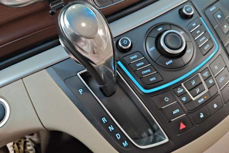 Used Buick GL8 2015 2.4L Luxury Business Premium Edition Gear Lever