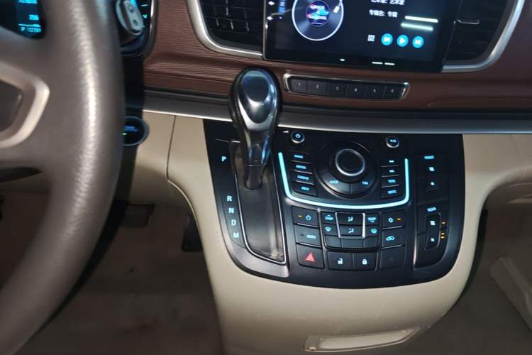 Used Buick GL8 2015 2.4L Luxury Business Premium Edition Gear Lever