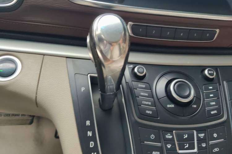 Used Buick GL8 2015 2.4L Luxury Business Premium Edition Gear Lever