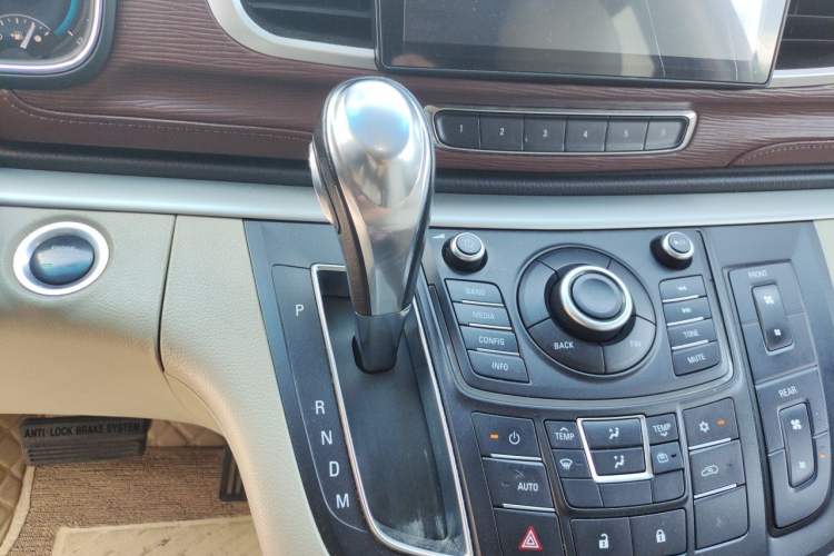 Used Buick GL8 2015 2.4L Luxury Business Premium Edition Gear Lever