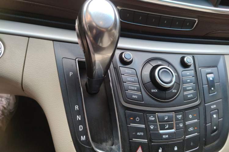 Used Buick GL8 2015 2.4L Luxury Business Premium Edition Gear Lever