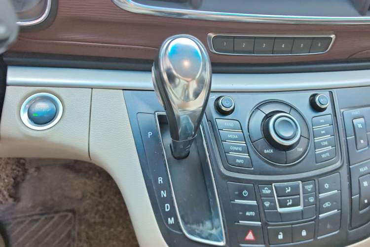 Used Buick GL8 2015 2.4L Luxury Business Premium Edition Gear Lever