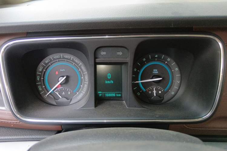 Used Buick GL8 2015 2.4L Luxury Business Premium Edition Instrument Cluster
