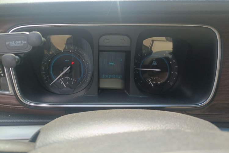 Used Buick GL8 2015 2.4L Luxury Business Premium Edition Instrument Cluster
