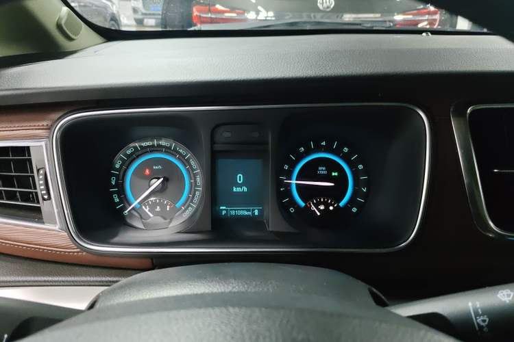 Used Buick GL8 2015 2.4L Luxury Business Premium Edition Instrument Cluster