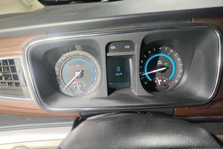 Used Buick GL8 2015 2.4L Luxury Business Premium Edition Instrument Cluster