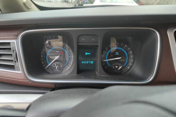 Used Buick GL8 2015 2.4L Luxury Business Premium Edition Instrument Cluster