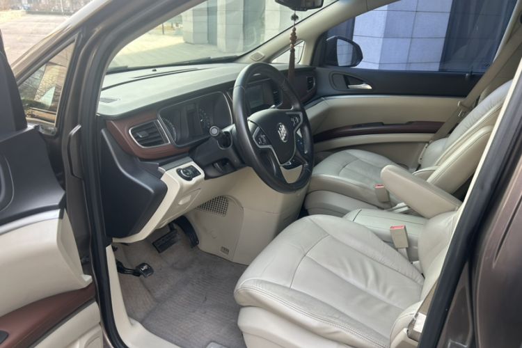 Used Buick GL8 2015 2.4L Luxury Business Premium Edition Interior 1