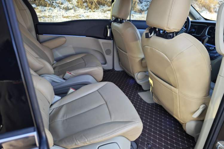 Used Buick GL8 2015 2.4L Luxury Business Premium Edition Interior 11