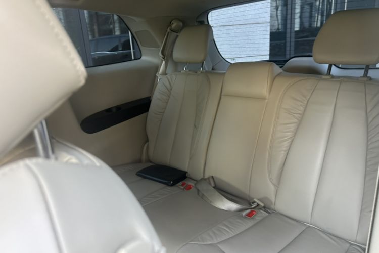 Used Buick GL8 2015 2.4L Luxury Business Premium Edition Interior 2