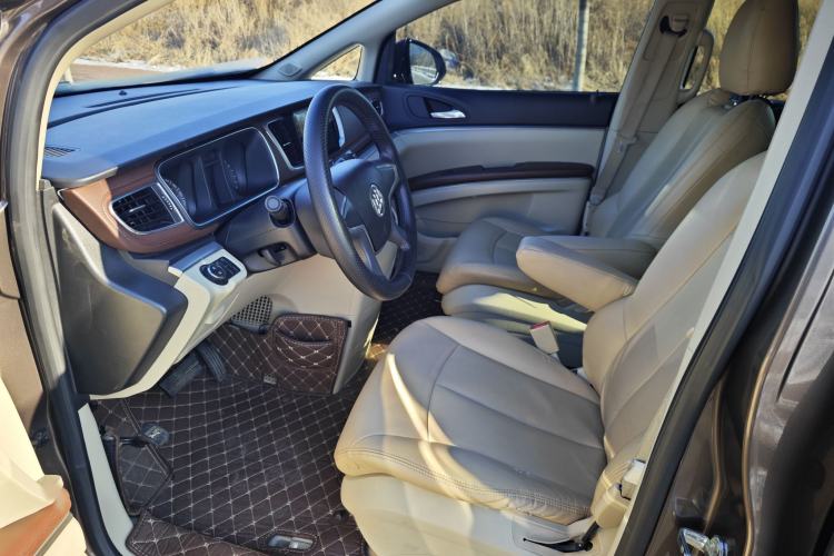 Used Buick GL8 2015 2.4L Luxury Business Premium Edition Interior 3
