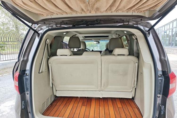 Used Buick GL8 2015 2.4L Luxury Business Premium Edition Interior 4