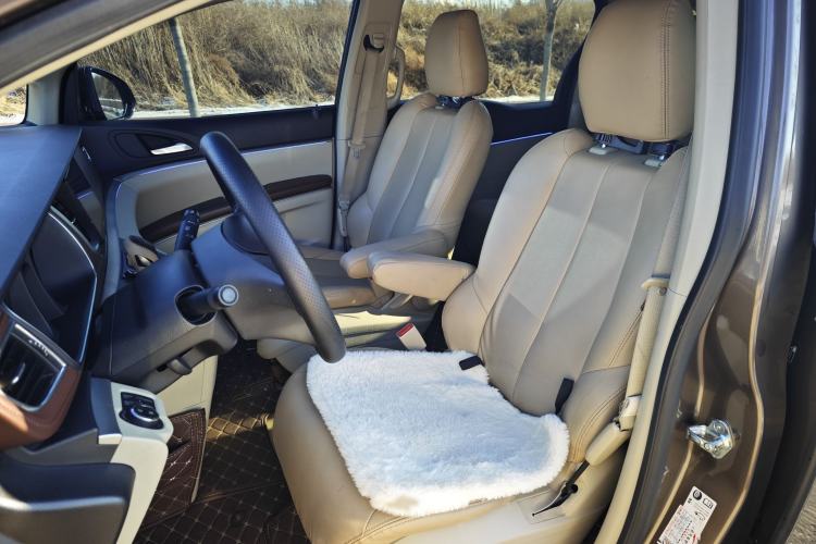 Used Buick GL8 2015 2.4L Luxury Business Premium Edition Interior 4