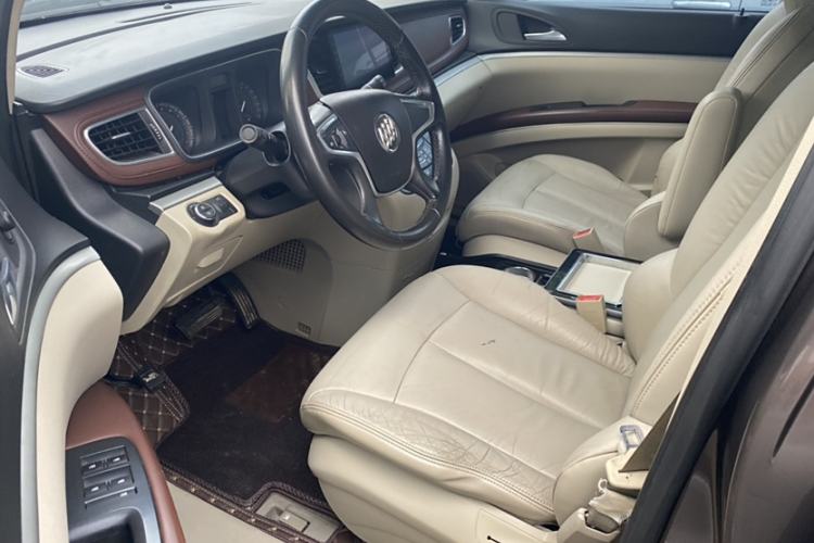 Used Buick GL8 2015 2.4L Luxury Business Premium Edition Interior 4