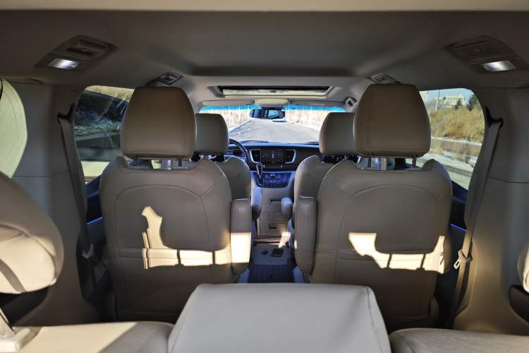 Used Buick GL8 2015 2.4L Luxury Business Premium Edition Interior 6